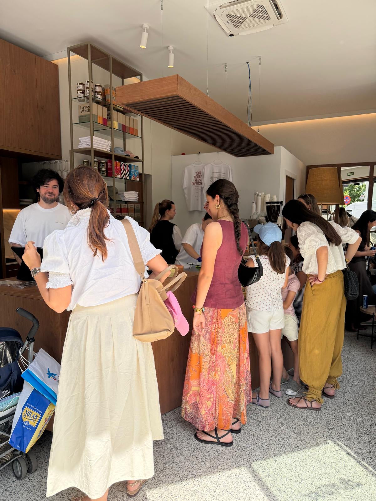 TIENDA LUNA Y WANDA IBIZA AVENIDA MENENDEZ PELAYO 45
